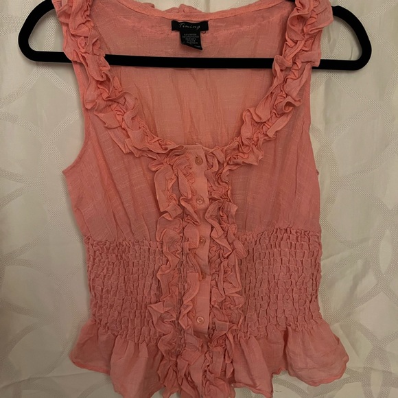 Women’s Ruffled top - Picture 4 of 9